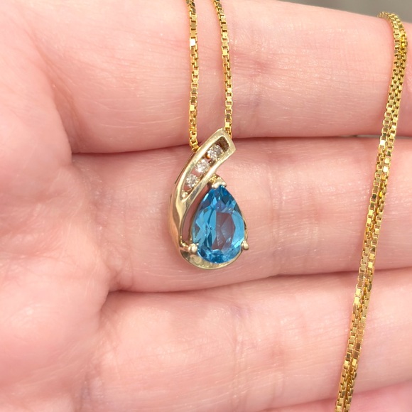 Vintage Swiss Blue Topaz Pendant: 10K Yellow Gold Diamond Accent - Picture 5 of 10